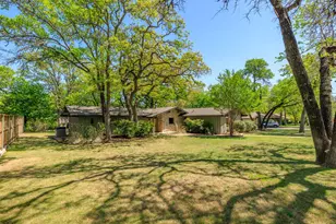 202 Tanglewood Dr, Fredericksburg, TX 78624 - Photo 3