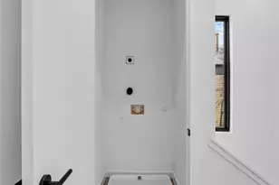 219 Lessin Ln, Austin, TX 78704 - Photo 23