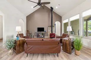 128 Strada Luca, Florence, TX 76527 - Photo 13