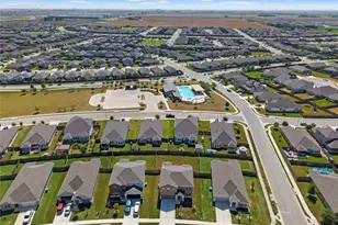 323 Windy Reed Rd, Hutto, TX 78634 - Photo 37