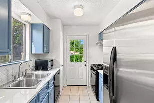 5700 Cherry Park Dr, Austin, TX 78745 - Photo 5