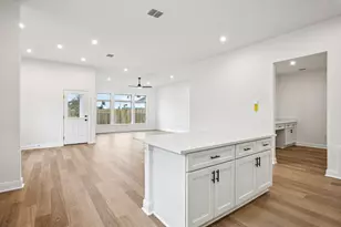 581 Treadwell Ln, Kyle, TX 78640 - Photo 5