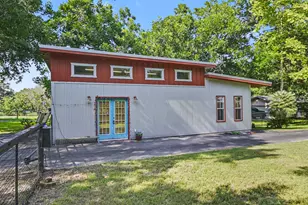 898 Buerger Ln Ln, Seguin, TX 78155 - Photo 35