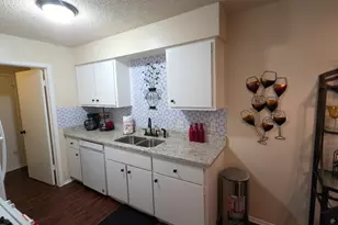 203 N 2nd St, Pflugerville, TX 78660 - Photo 21