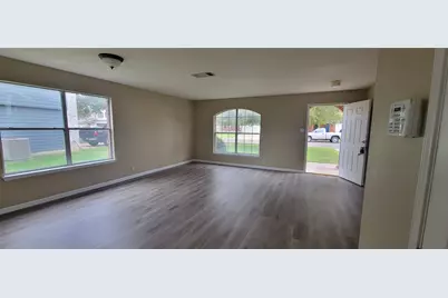 618 Elizabeth Lane, Bastrop, TX 78602 - Photo 3