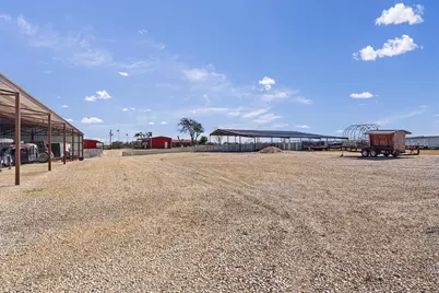 5300 County Road 424, Taylor, TX 76574 - Photo 29
