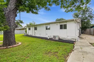 1108 Jolena Cir, Austin, TX 78721 - Photo 17