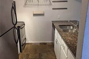 1818 S Lakeshore Blvd, Austin, TX 78741 - Photo 5