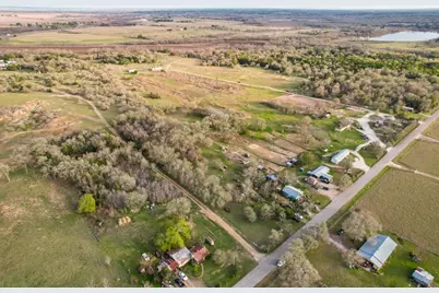 269 Old Lake Road, Smithville, TX 78957 - Photo 5