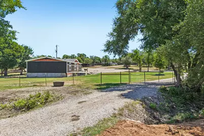 9240 County Road 272, Bertram, TX 78605 - Photo 23