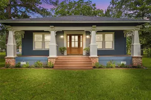 302 Hill St, Smithville, TX 78957 - Photo 1