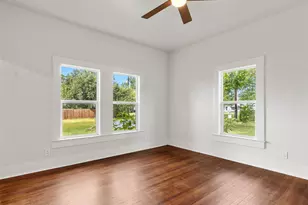 302 Hill St, Smithville, TX 78957 - Photo 19
