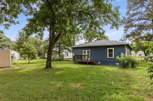 302 Hill St, Smithville, TX 78957 - Photo 27