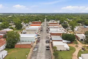 302 Hill St, Smithville, TX 78957 - Photo 37
