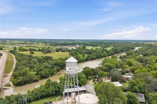 302 Hill St, Smithville, TX 78957 - Photo 31