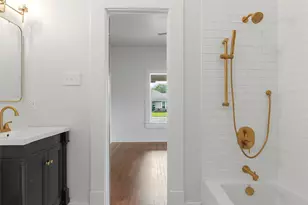 302 Hill St, Smithville, TX 78957 - Photo 17