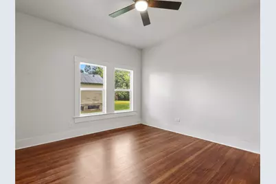 302 Hill Street, Smithville, TX 78957 - Photo 13