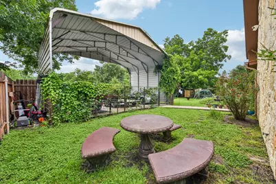205 N Avenue E, Elgin, TX 78621 - Photo 31