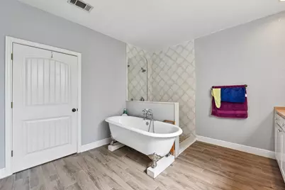 205 N Avenue E, Elgin, TX 78621 - Photo 17