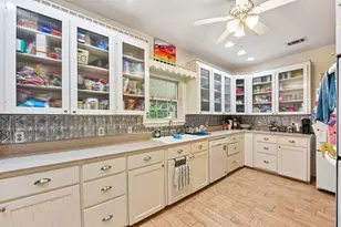 205 N Ave E, Elgin, TX 78621 - Photo 37