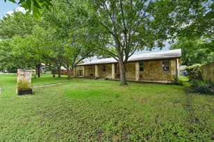 205 N Ave E, Elgin, TX 78621 - Photo 35