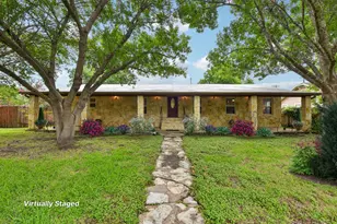 205 N Ave E, Elgin, TX 78621 - Photo 3