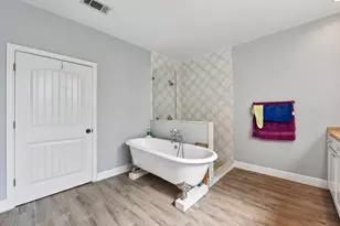 205 N Ave E, Elgin, TX 78621 - Photo 19