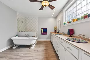 205 N Ave E, Elgin, TX 78621 - Photo 17