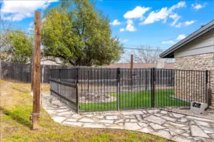 3102 Berrylawn Cir, Austin, TX 78723 - Photo 39