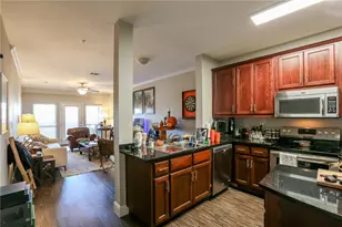 910 W 25th St, Austin, TX 78705 - Photo 1