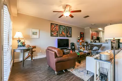 910 W 25th Street #204, Austin, TX 78705 - Photo 9