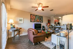 910 W 25th St, Austin, TX 78705 - Photo 9