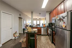 910 W 25th St, Austin, TX 78705 - Photo 13