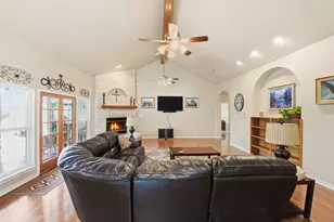 1036 Sherrill Ln, Lexington, TX 78947 - Photo 7