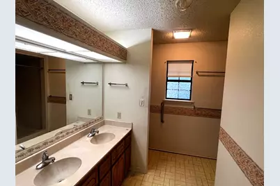 180 Steven Court, La Grange, TX 78945 - Photo 17