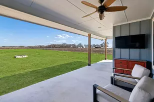 5476 County Rd 427, Stockdale, TX 78160 - Photo 7