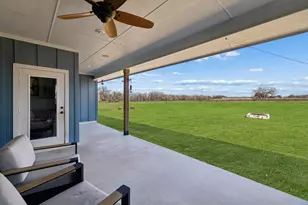 5476 County Rd 427, Stockdale, TX 78160 - Photo 7