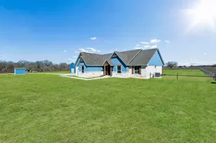 5476 County Rd 427, Stockdale, TX 78160 - Photo 3