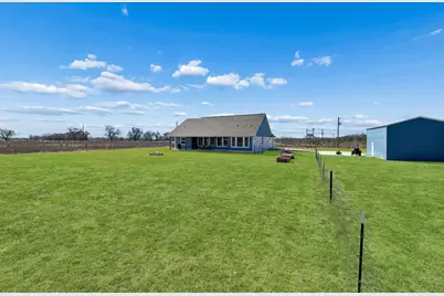 5476 County Road 427, Stockdale, TX 78160 - Photo 5