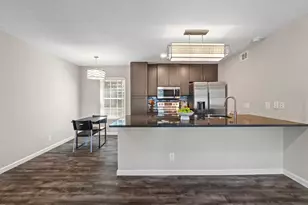 910 Duncan Ln, Austin, TX 78705 - Photo 5