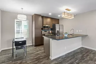 910 Duncan Ln, Austin, TX 78705 - Photo 7