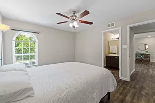 910 Duncan Ln, Austin, TX 78705 - Photo 13