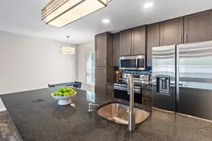 910 Duncan Ln, Austin, TX 78705 - Photo 11