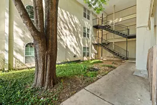 910 Duncan Ln, Austin, TX 78705 - Photo 23