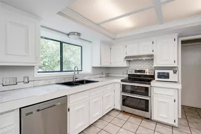 13102 Villa Park Drive, Austin, TX 78729 - Photo 11