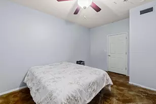 910 W 25th St, Austin, TX 78705 - Photo 11