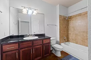 910 W 25th St, Austin, TX 78705 - Photo 13