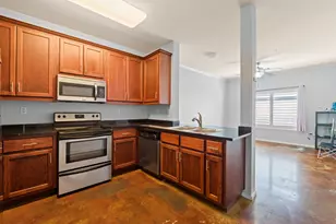 910 W 25th St, Austin, TX 78705 - Photo 5
