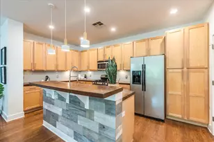 2608 E 6th St, Austin, TX 78702 - Photo 7
