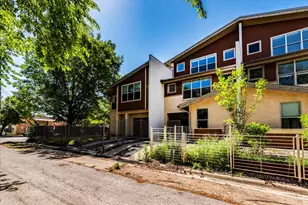 2608 E 6th St, Austin, TX 78702 - Photo 25